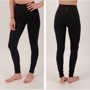 Black Brilliant High Rise Legging 28" | size 8-10